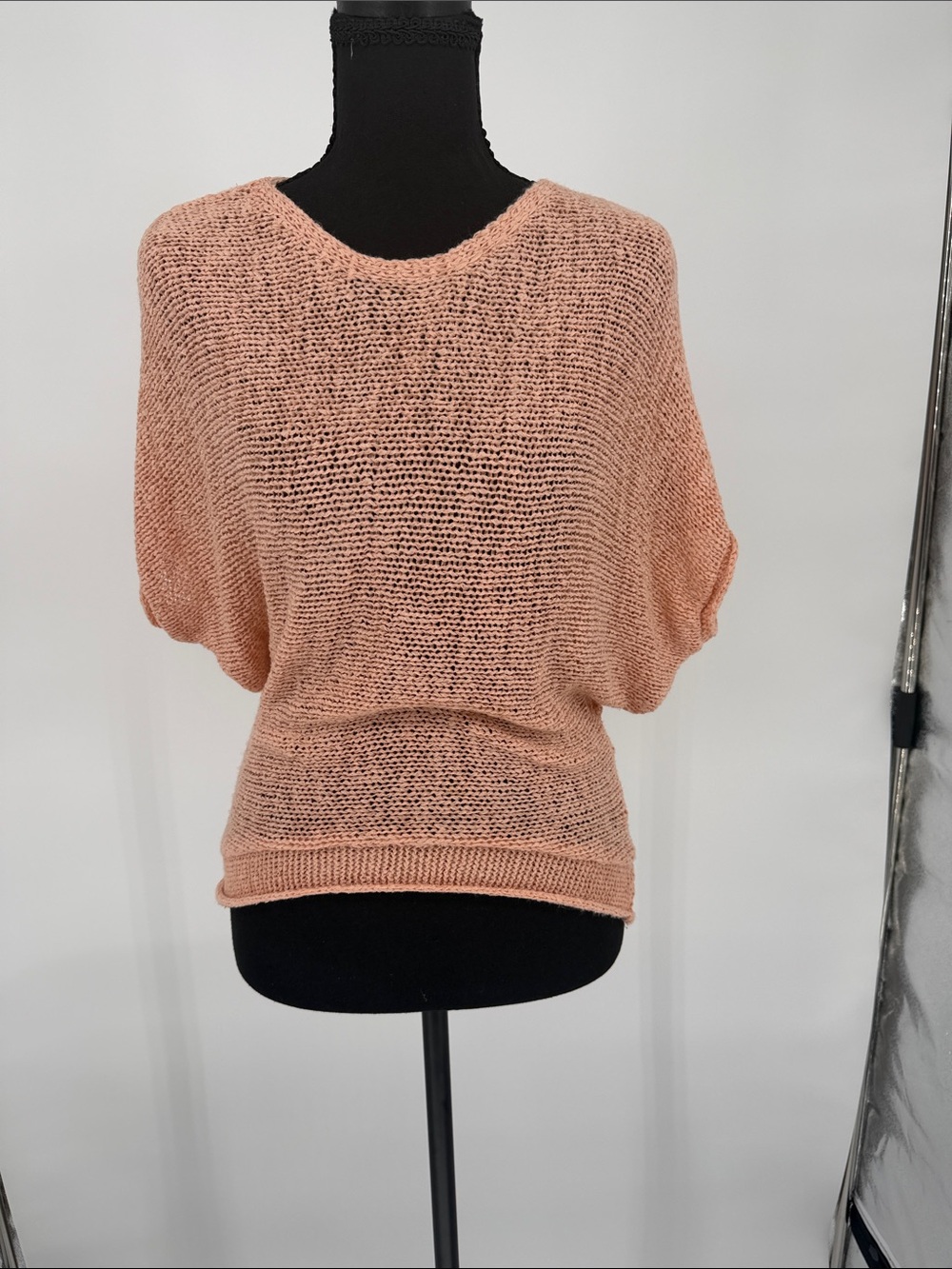 Women's Peach Scoop Neck Short Sleeve Knit Sweater